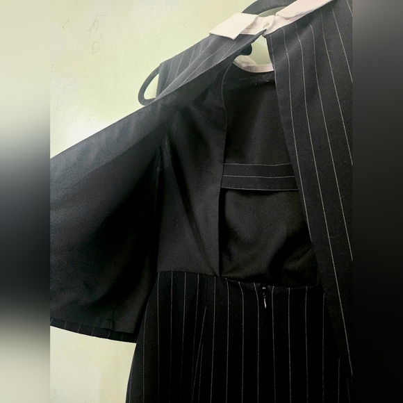 Y2K BCBGMAXARZRIA Black and White Pin Striped Auit Dress size 0 - Picture 4 of 7